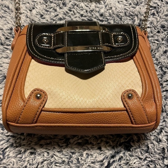 ✅7X Host Pick✅ Nine West Cross Body Purse, 7 1/4X6 1/4 - Picture 4 of 14